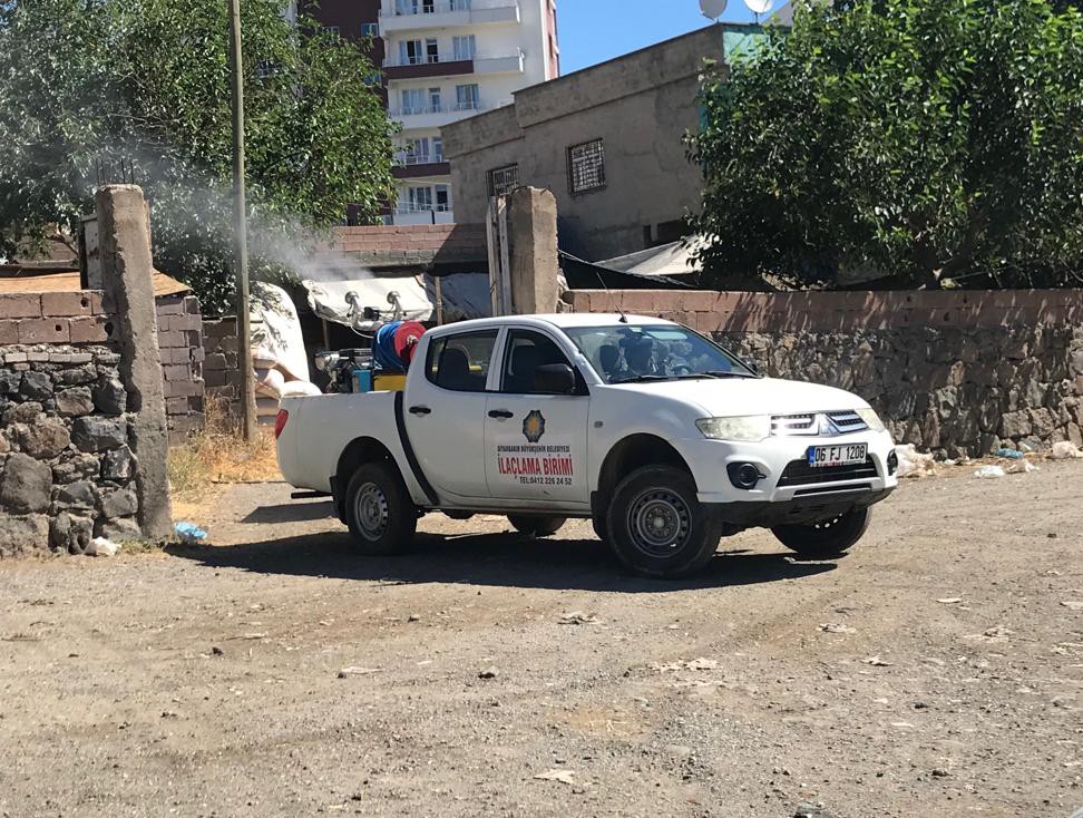 Diyarbakır’da ilaçlama çalışmaları aralıksız sürüyor 