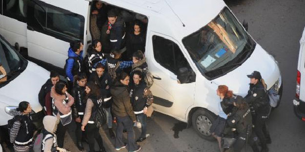 Diyarbakır'da izinsiz açıklamaya müdahale: 27 gözaltı