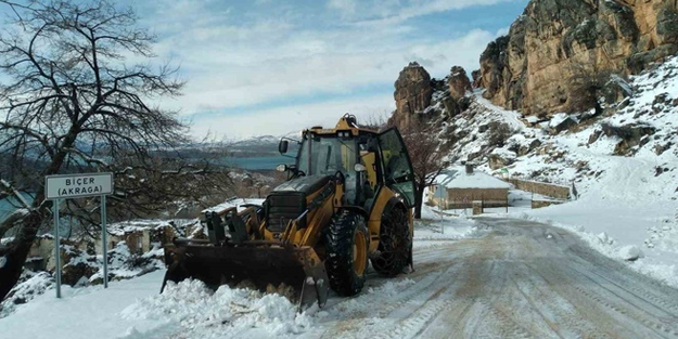 Diyarbakır'da kardan kapanan 474 kilometre yol ulaşıma açıldı