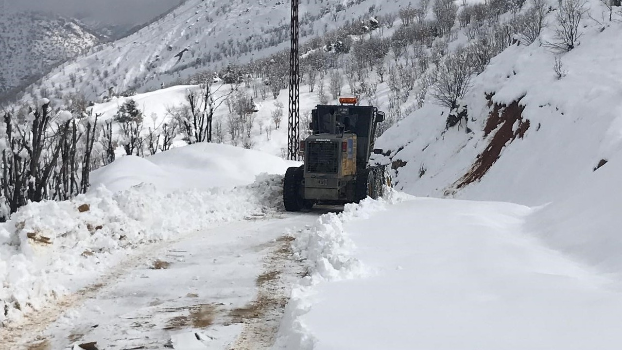 Diyarbakır’da karla mücadeleé 263 kırsal mahallenin yolu ulaşıma açıldı