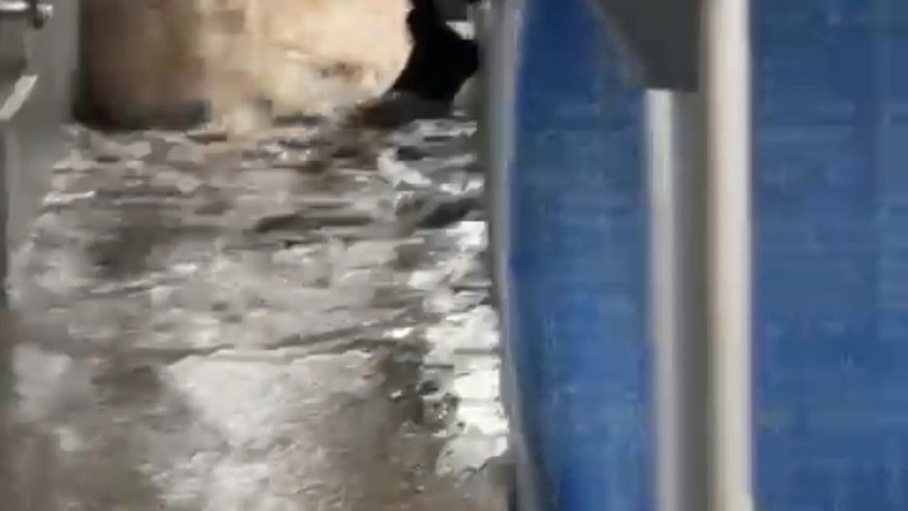 Diyarbakır’da kısa süreli dolu ve sağanak yağış etkili oldu