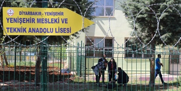 Liseli kız öğrenci okulda dehşet saçtı
