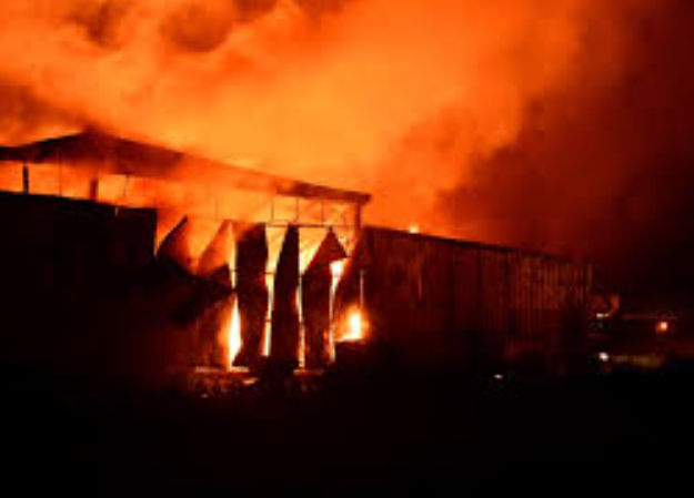 Diyarbakır’da mobilya boya atölyesinde yangın