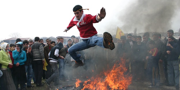 Diyarbakır'da 'nevruz' kutlamaları başladı