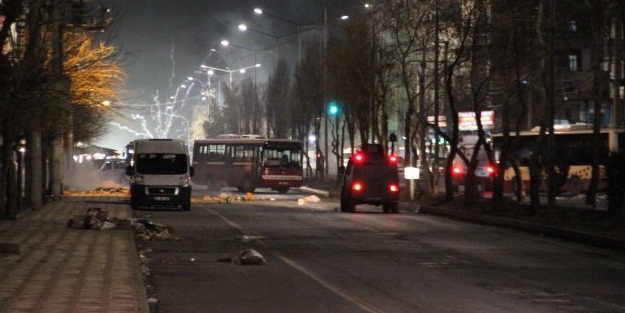 Diyarbakır'da olaylı gece!