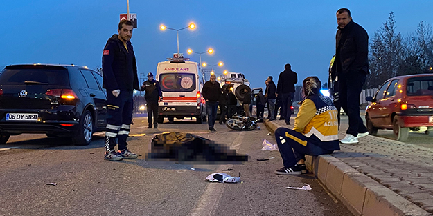 Otomobil ile çarpışan motorlu kurye hayatını kaybetti