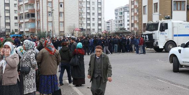 Diyarbakır'da pazar esnafı arasında yer gerginliği