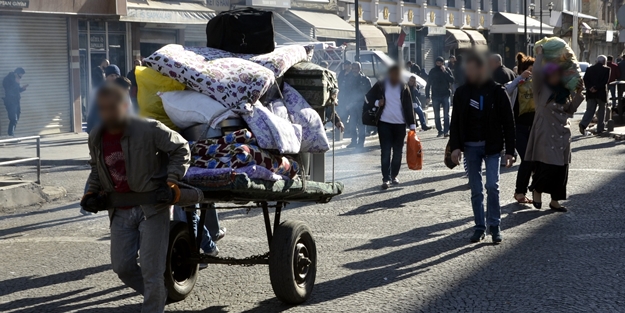 Diyarbakır'da PKK isyanı: Biz çekiliyoruz devlet temizlesin