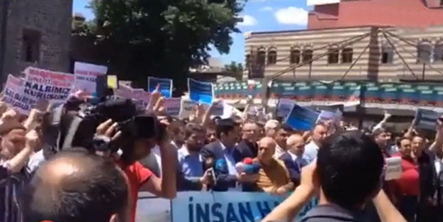 Diyarbakır'da PKK'ya protesto!