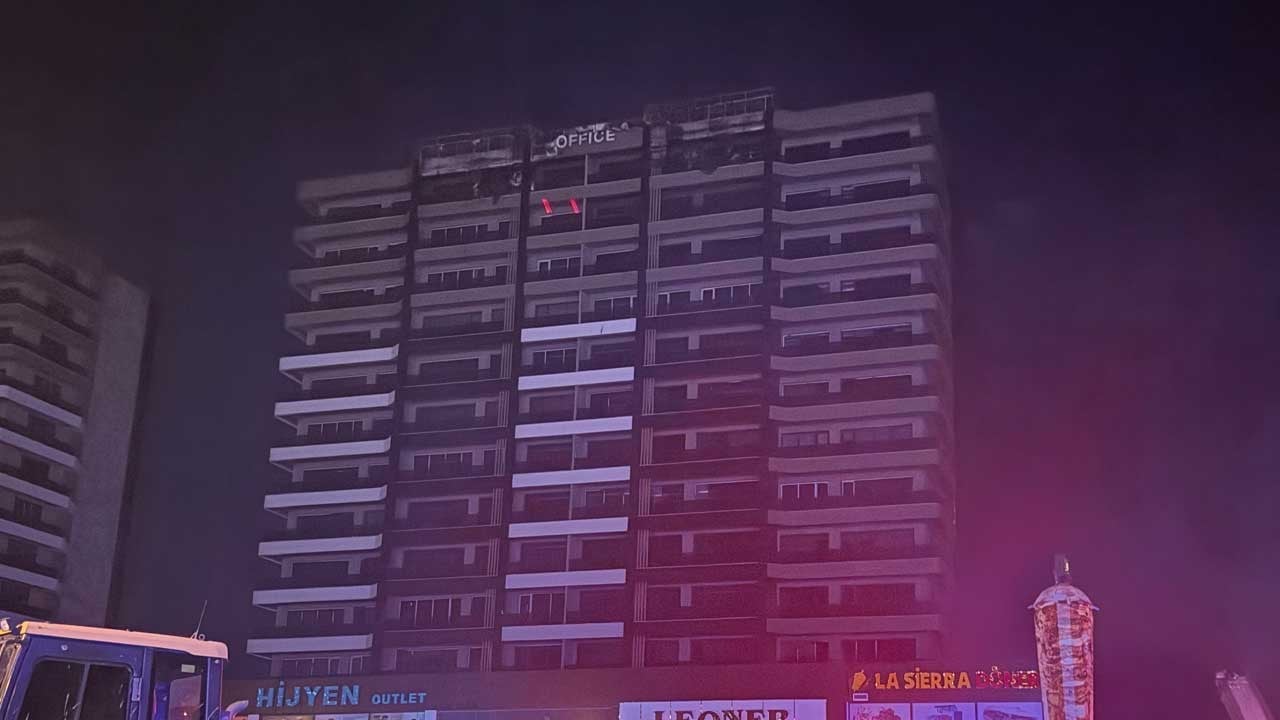 Diyarbakır’da plazada korkutan yangın: 5 kişi dumandan etkilendi
