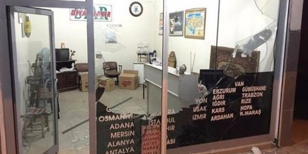 Diyarbakır'da polise hain saldırı