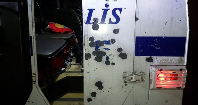 Polis aracına saldırı: 2 polis yaralandı