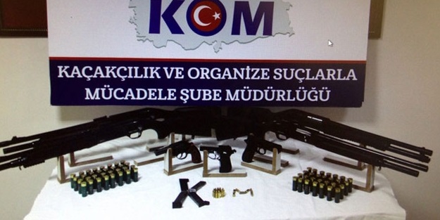 Diyarbakır'da ruhsatsız 19 tüfek ile 2 tabanca ele geçirildi