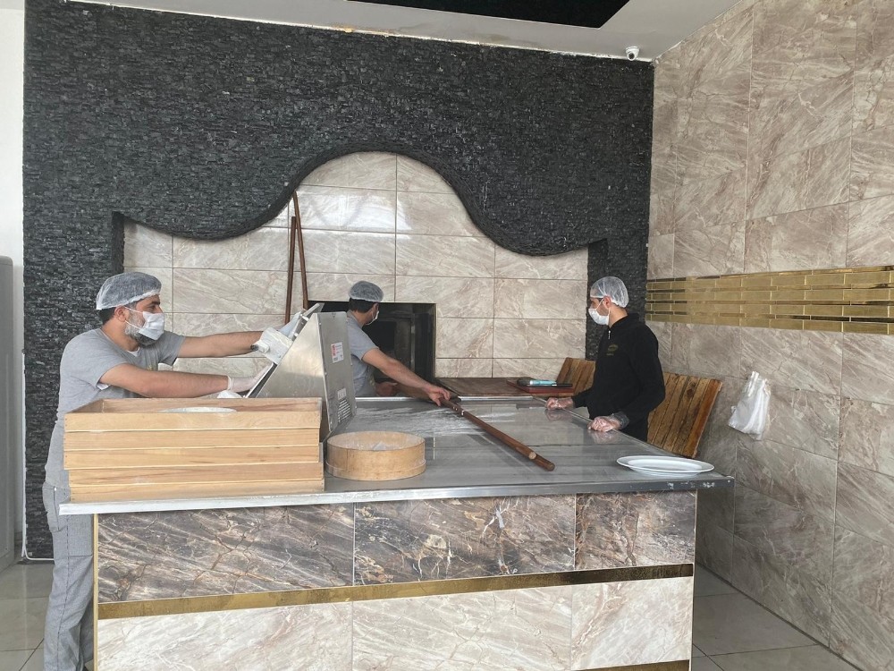 Diyarbakır’da sağlık çalışanlarına bir ay boyunca yemek ikramı 