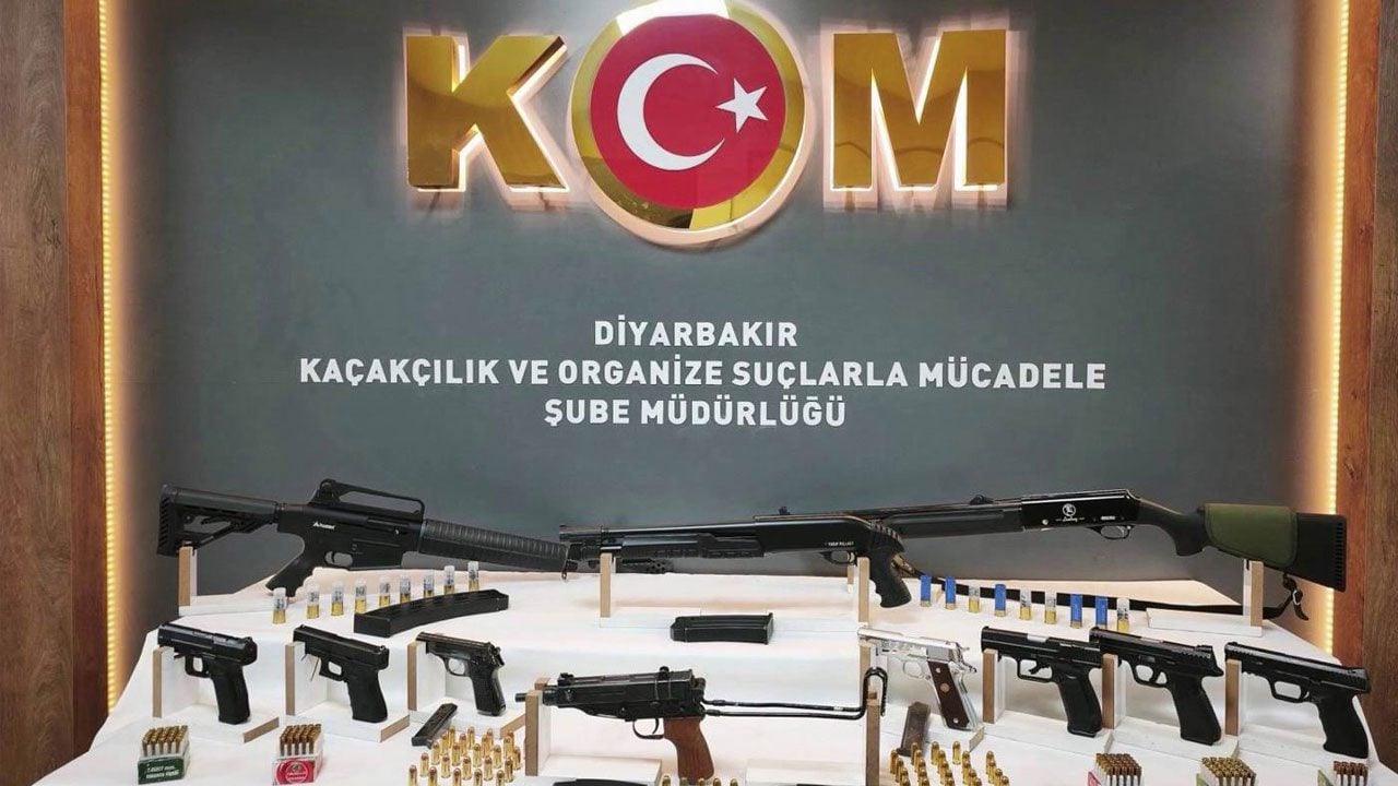 Diyarbakır’da silah kaçakçılığı operasyonu! Cephanelik ele geçirildi