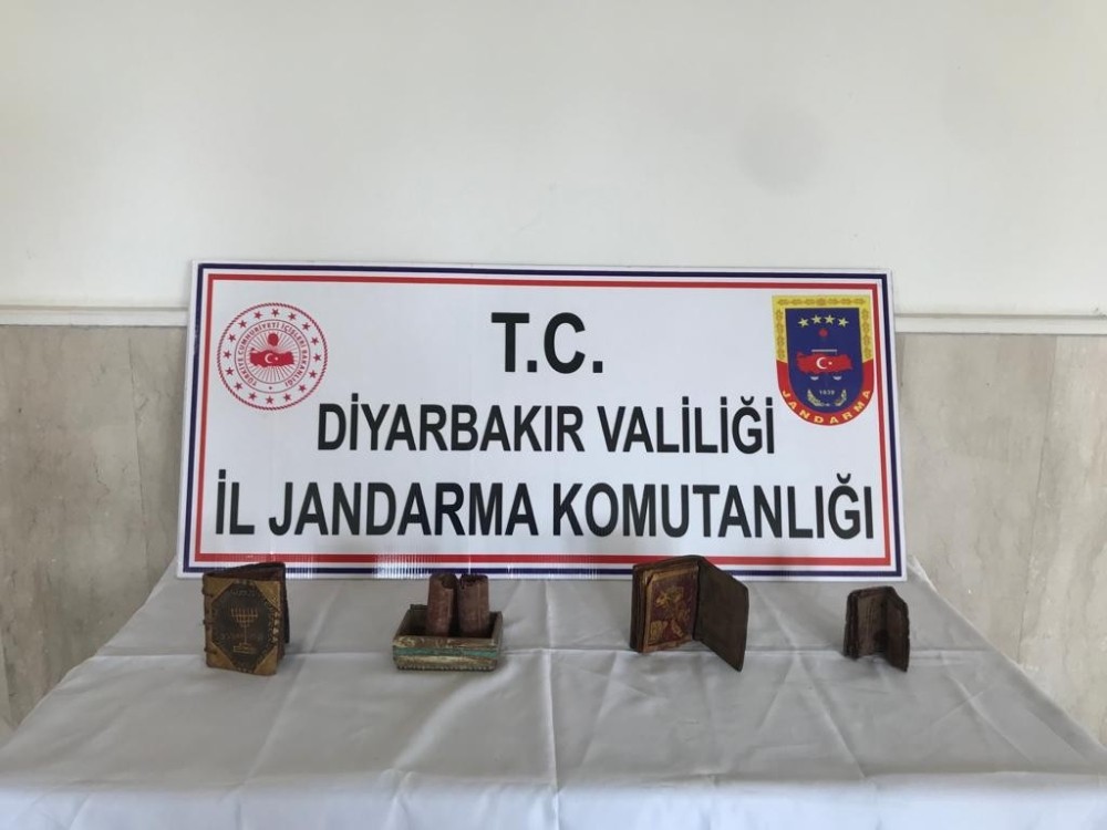 Diyarbakır’da tarihi eser kaçakçılarına suçüstü 