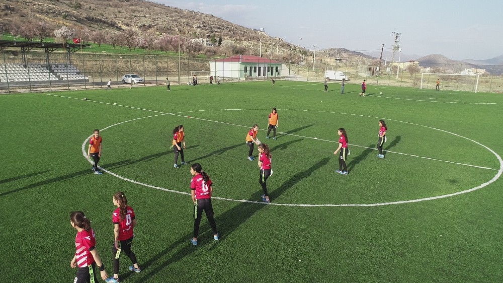 Diyarbakır’da tek ödüllü kız ragbi takımı 