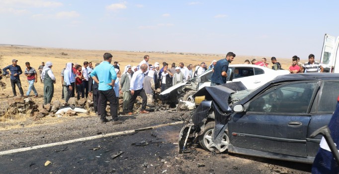 Diyarbakır’da trafik kazası: 1 ölü, 9 yaralı