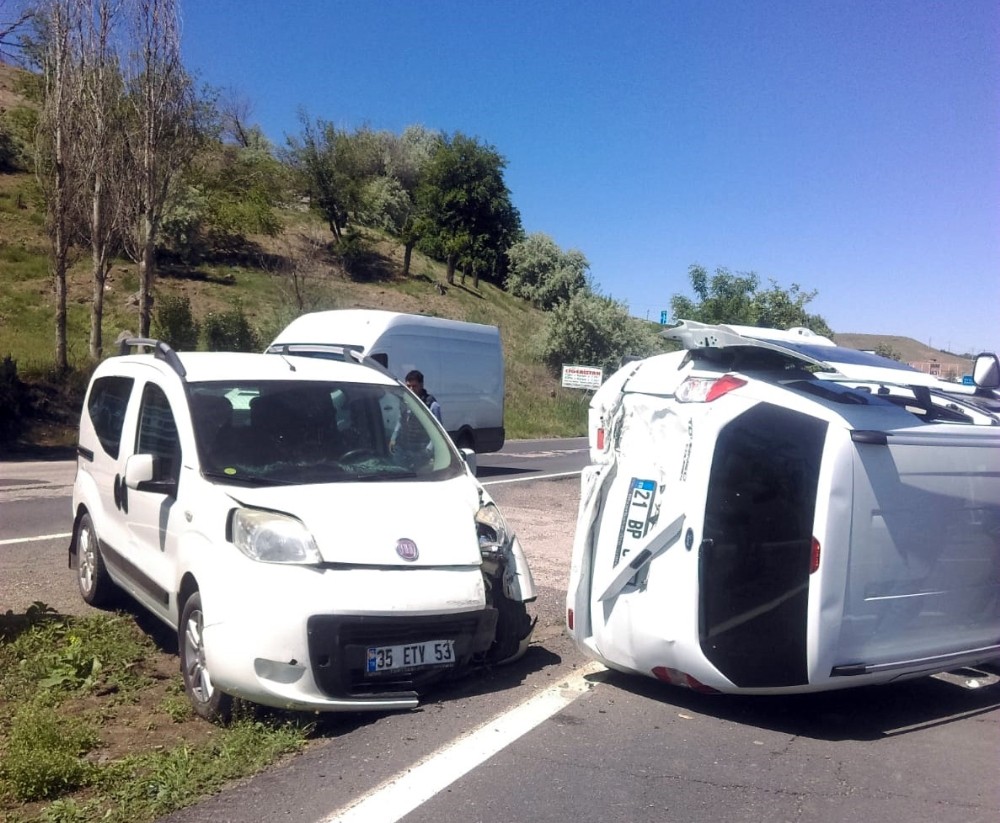 Diyarbakır’da trafik kazası: 2 yaralı 