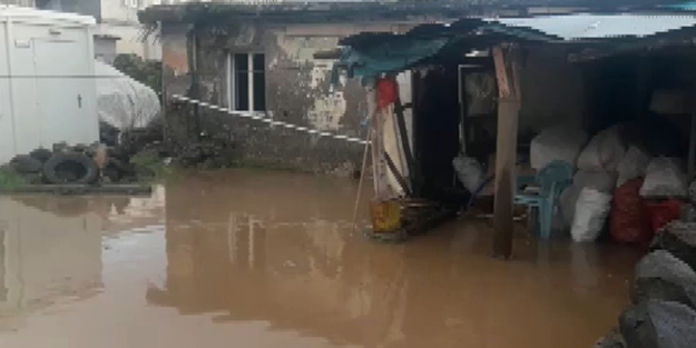 Diyarbakır’da yağış nedeniyle 3 evi su bastı