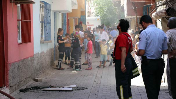 Diyarbakır’da yangın korkusu: 2 çocuk alevlerin arasında mahsur kaldı