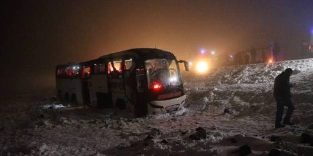 Diyarbakır'da yolcu otobüsü şarampole düştü: Çok sayıda yaralı var