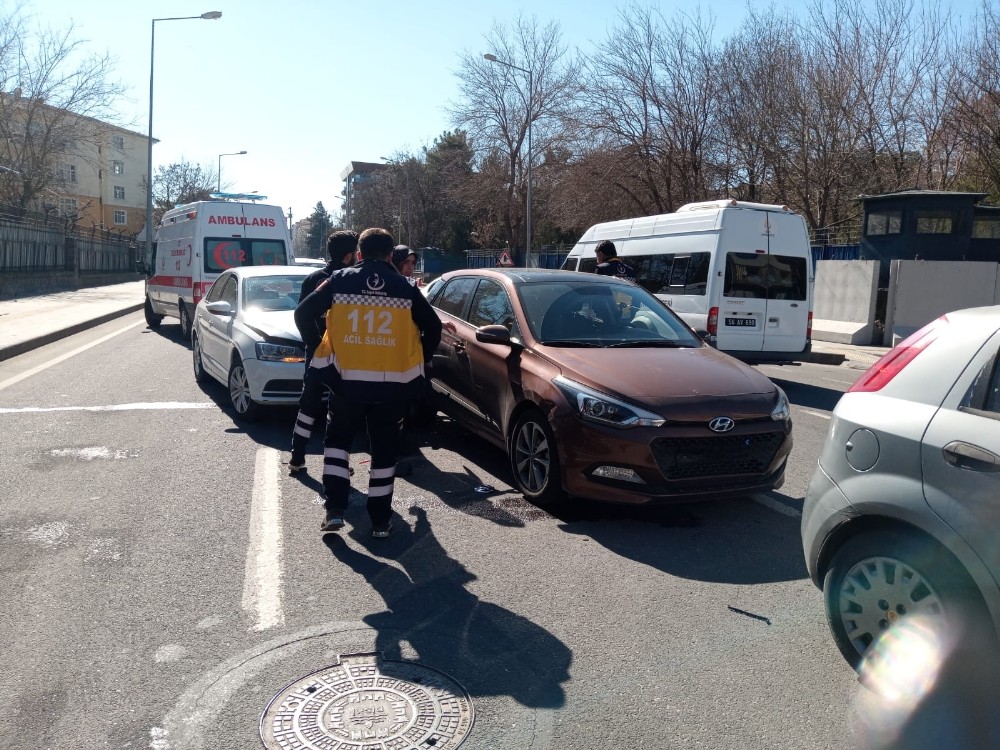 Diyarbakır’da zincirleme trafik kazası: 1 yaralı 