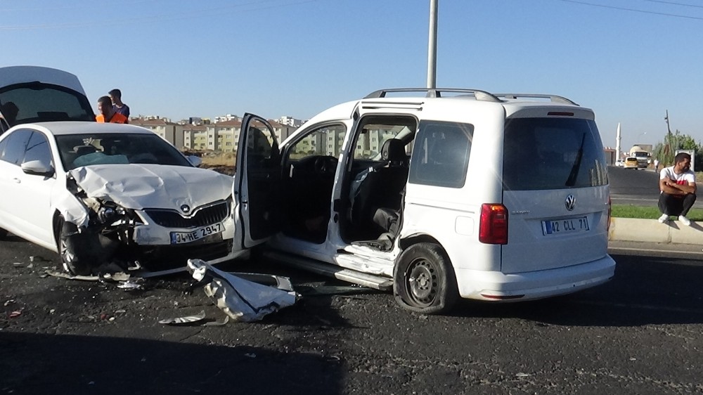 Diyarbakır’da zincirleme trafik kazası: 3 yaralı 