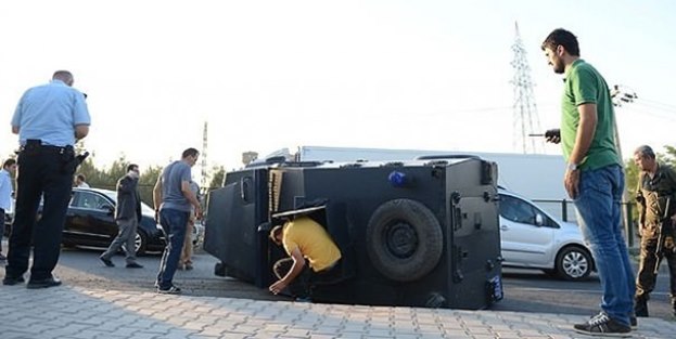 Diyarbakır'da zırhlı araç devrildi: 6 polis yaralı