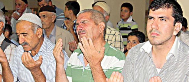 Diyarbakır’da Mısır için 3 dilde dua