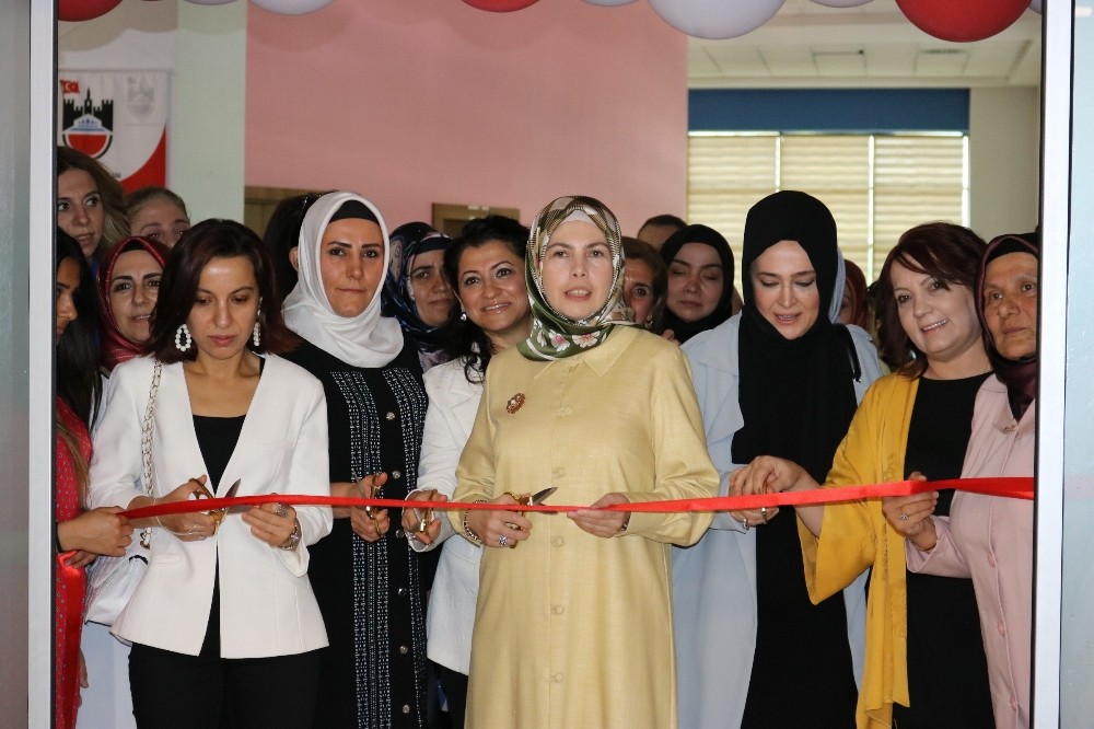 Diyarbakır’daki ADEM’ler yıl sonu sergisinde buluştu 