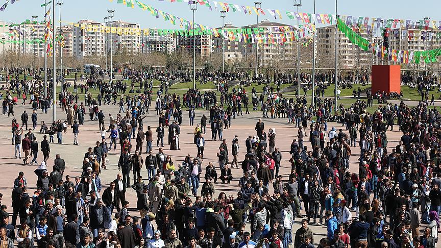 Diyarbakır'daki nevruz kutlamasına ilişkin 6 gözaltı