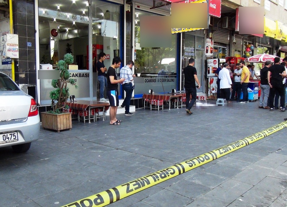 Diyarbakır’daki park kavgasında ağır yaralanan şahıs hayatını kaybetti 