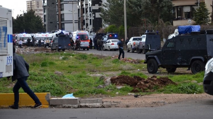 Diyarbakır'dan acı haber: 7 polis şehit 23 yaralı