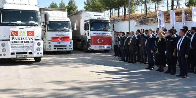 Diyarbakır'dan Pakistan'a insani yardım tırı