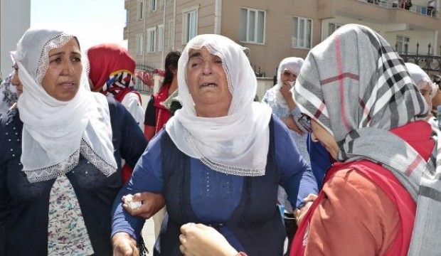 Diyarbakır'ın Kulp ilçesinde şehit olan işçilerden 4'ü son yolculuklarına uğurlandı