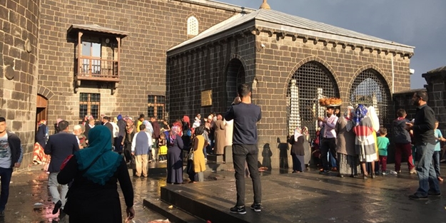 Diyarbakır'ın nadide mekanlarından: Hz. Süleyman Camii ve 27 Sahabe Türbeleri