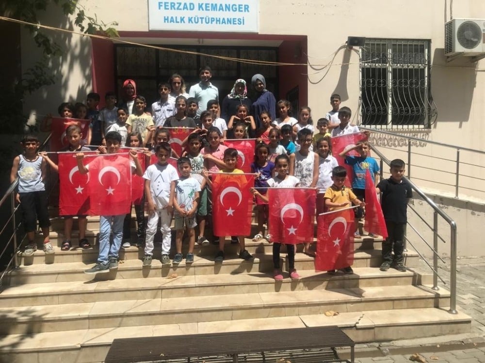 Diyarbakırlı çocuklardan işaret diliyle bayram kutlaması 