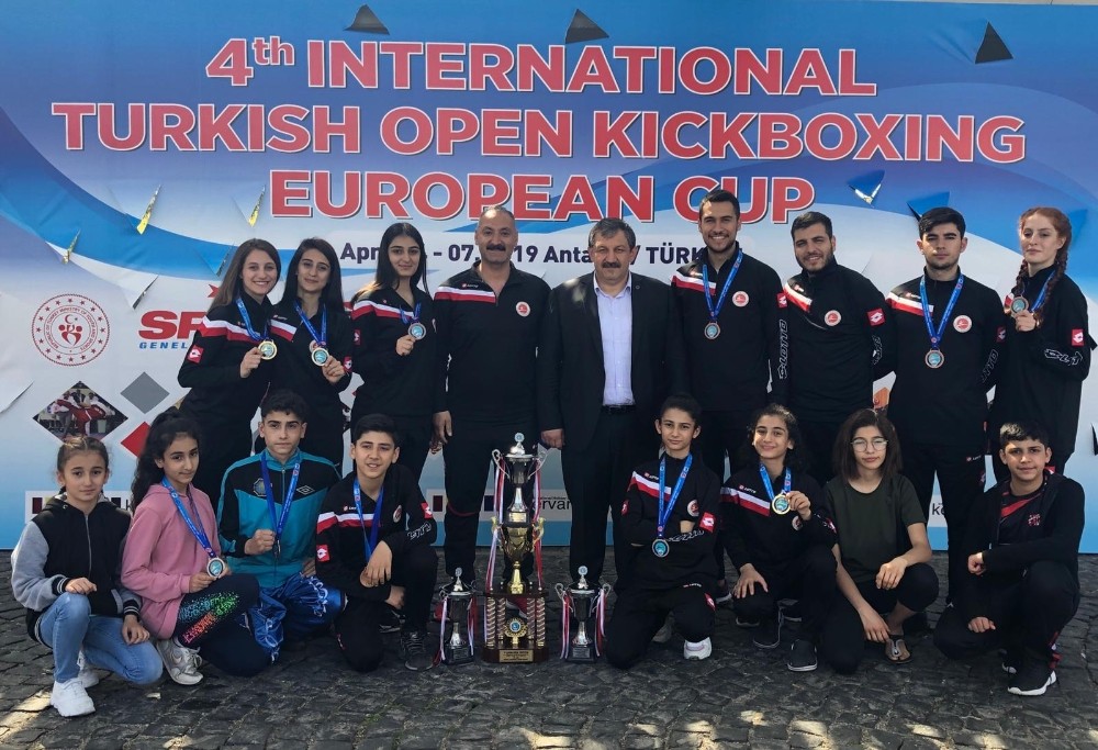 Diyarbakırlı kick boksçulardan madalyalara ambargo 