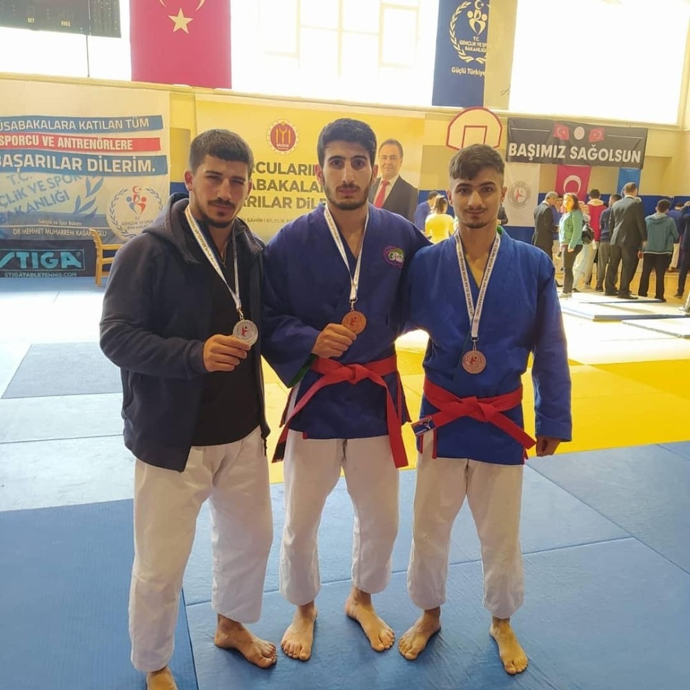 Diyarbakırlı sporculardan 3 madalya birden 