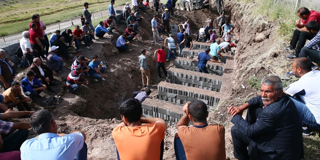 Diyarbakırlılar HDP'lileri köye sokmadı