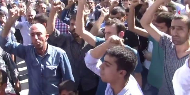 Diyarbakırlılar HDP’yi protesto etti!