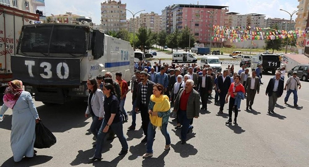 Diyarbakırlıları sokağa çağıran HDP havasını aldı!