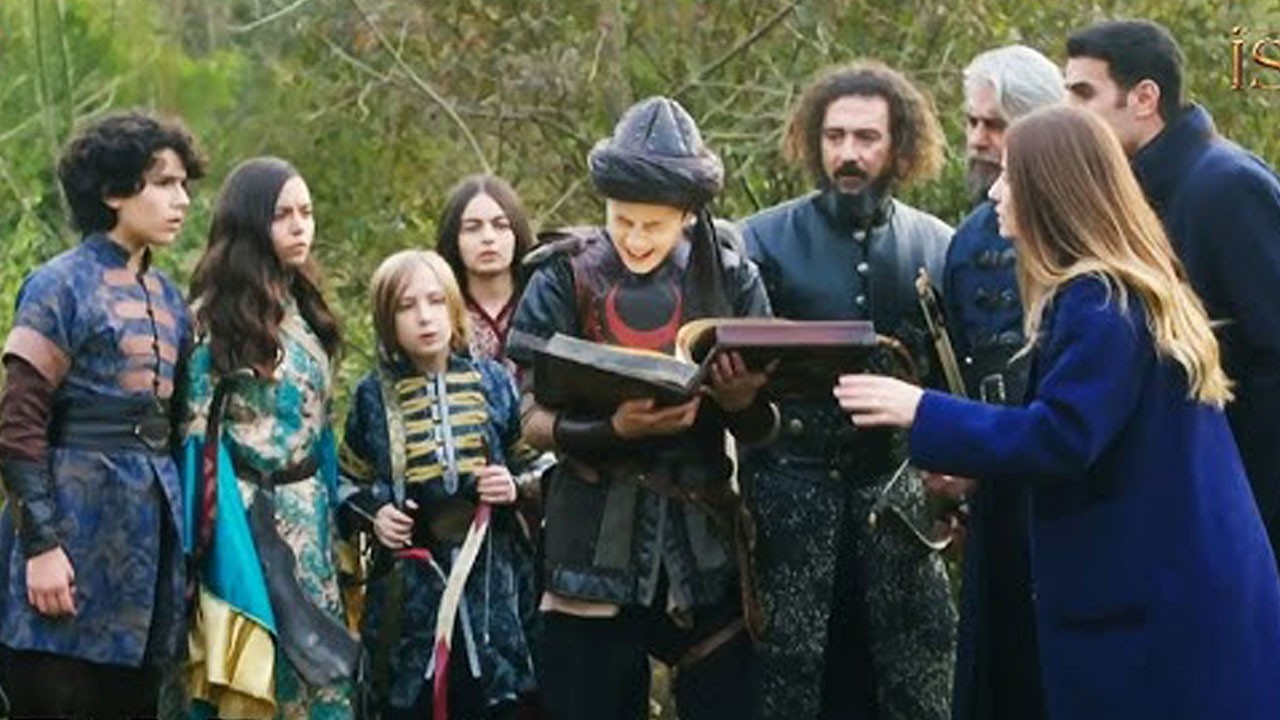 Dizide kullanılan dekoru 'tarihi eser' sanıp müzeye götürmüşler!