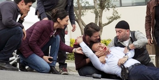 Dizide ölen biri için ayağa kalktılar!