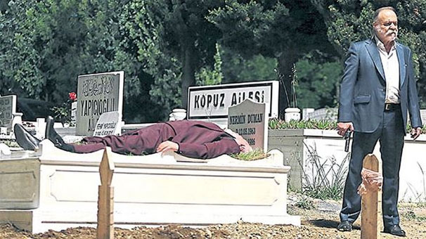 Pes dedirttiler! Dizide ölen oyuncu için helva...