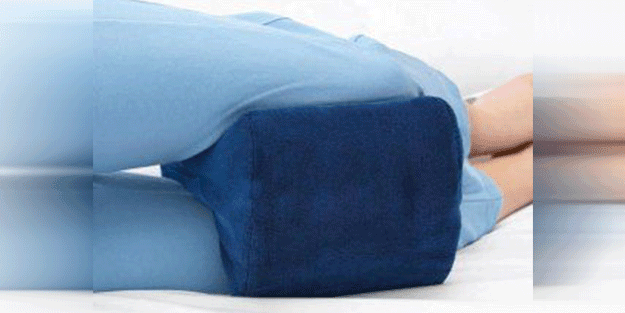 Dizlerinizin arasına yastık koyup uyursanız bakın ne oluyor!