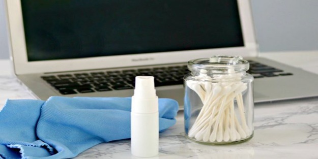 Dizüstü bilgisayar nasıl temizlenmelidir?