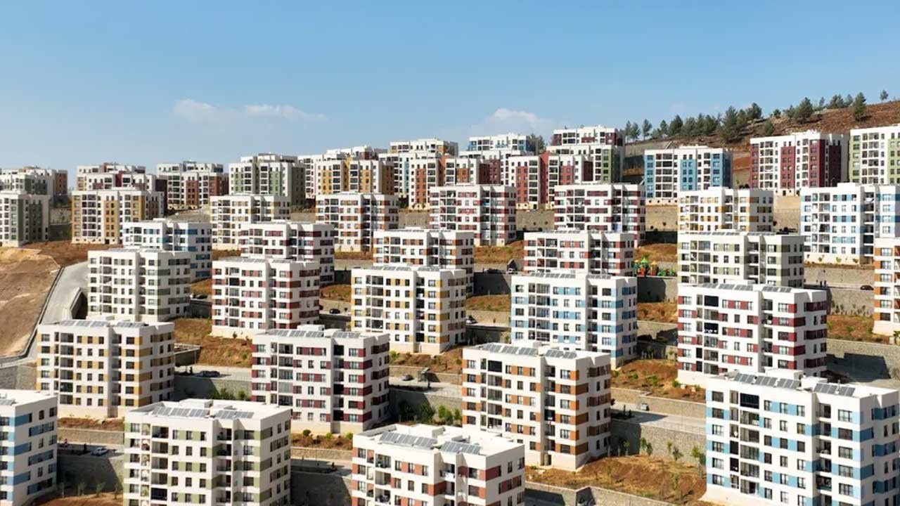 DMM iddialara cevap verdi! 100 bin sosyal konut projesine de çamur attılar!
