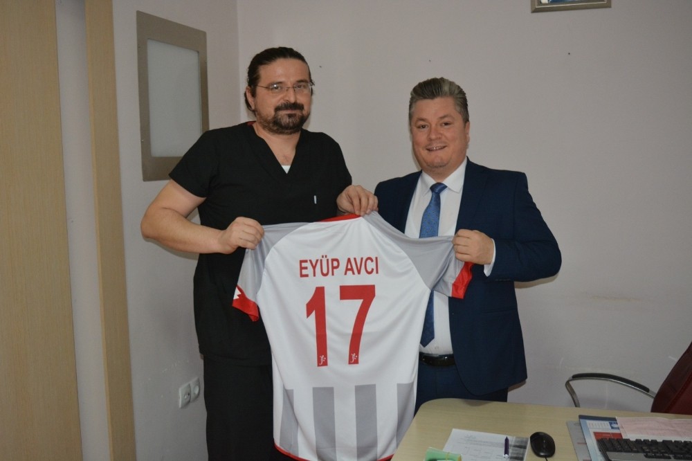 Doç. Dr. Eyüp Avcı: "Sağlıklı bir kalp için spor yapın" 